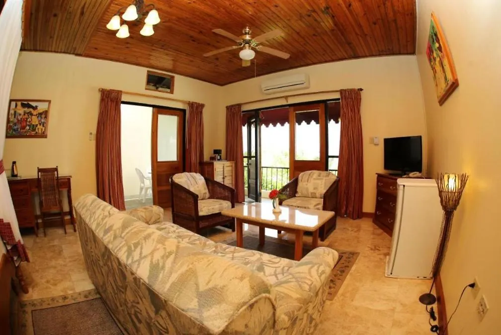 Negril Place 4-Star Resort With Pool Camp- Beach Access Apartment