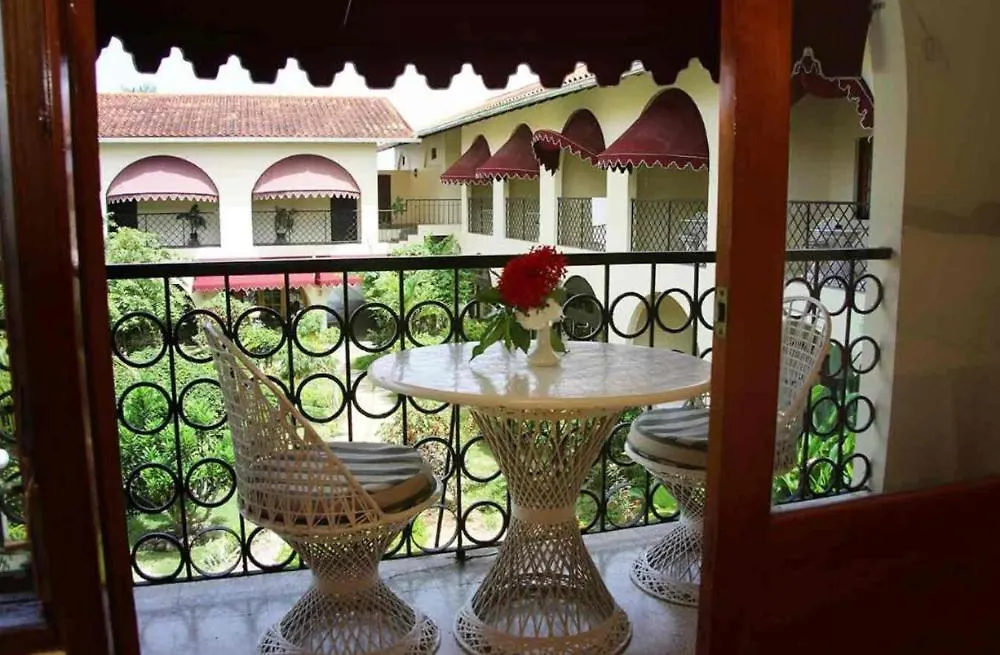 Negril Place 4-Star Resort With Pool Camp- Beach Access Apartment