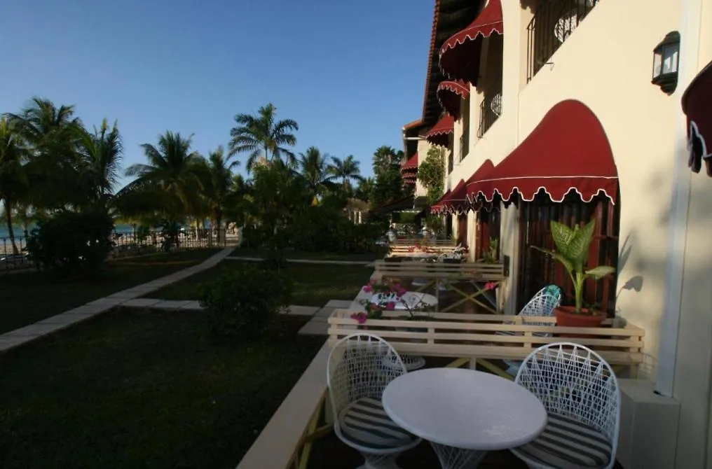 Negril Place 4-Star Resort With Pool Camp- Beach Access Jamaica